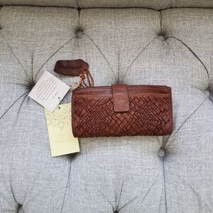 Vintage look wristlet